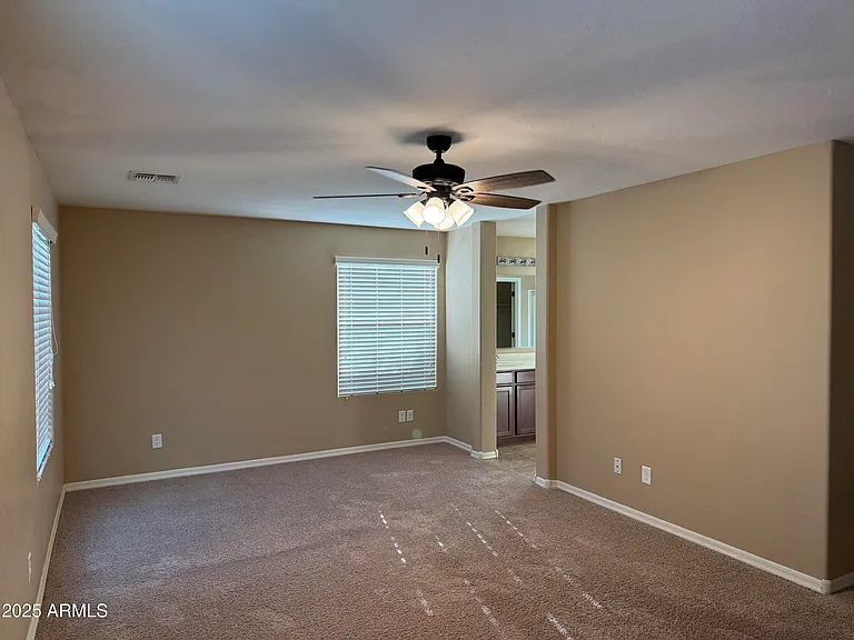 4050 E Oakland St — Photo 11