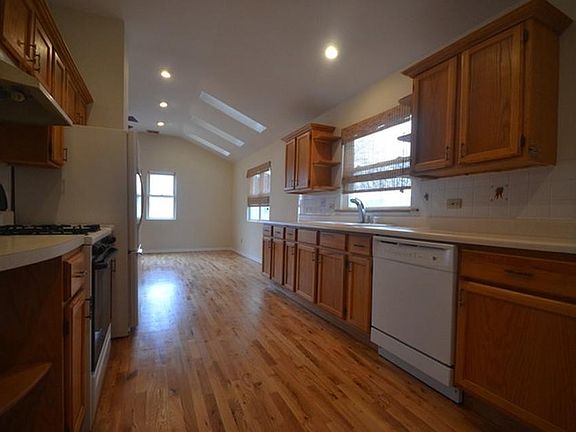 5th image of 138 N 23rd Ave #2