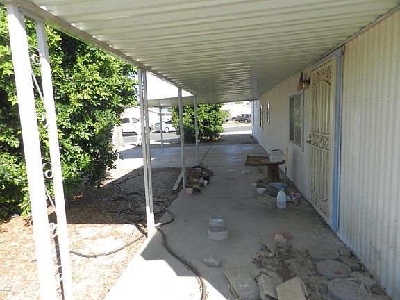 3rd image of 302 E Villa Maria Dr