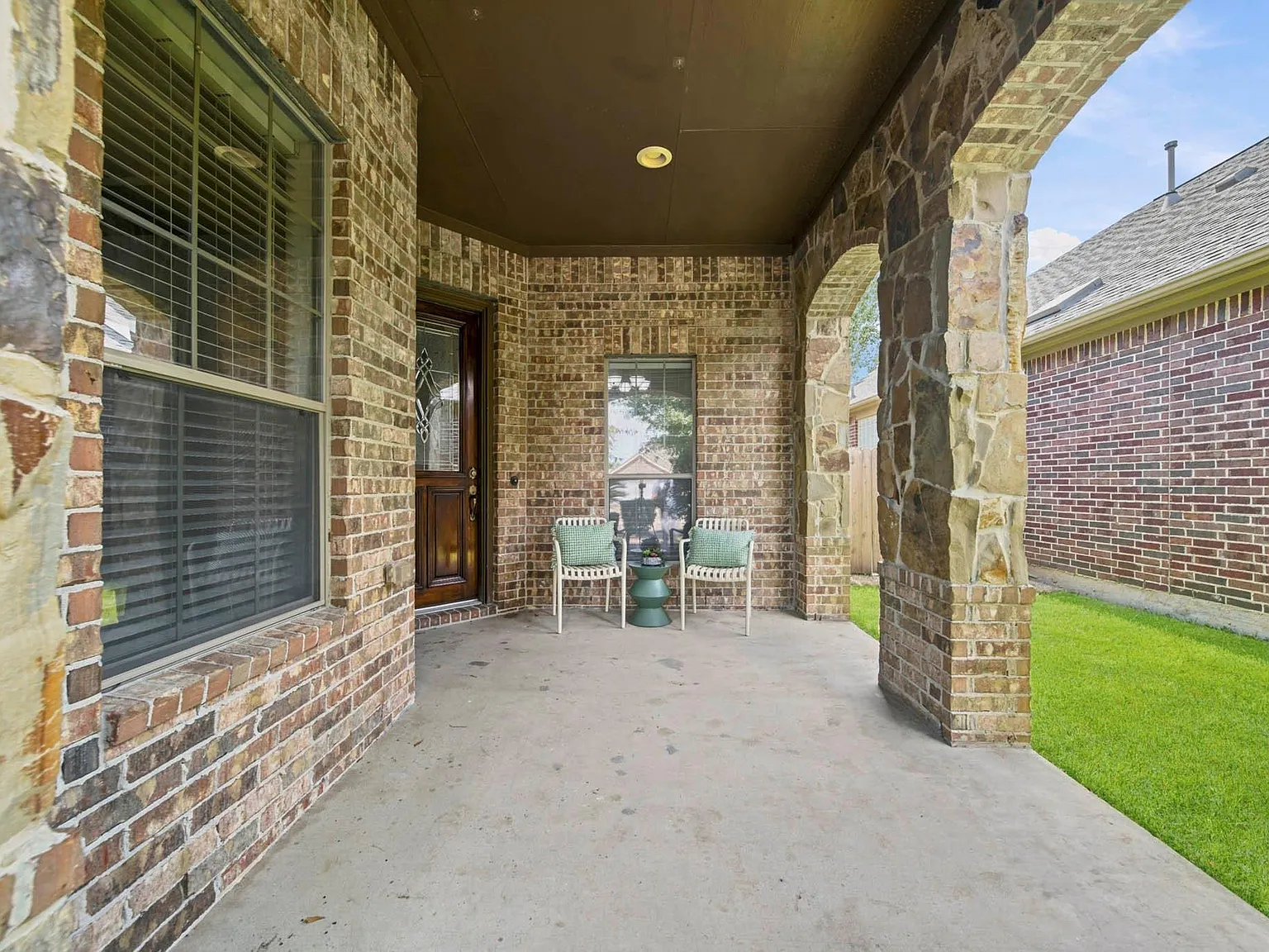 3 bed, 3.0 bath, 2655 sqft, $3,100 — Photo 3