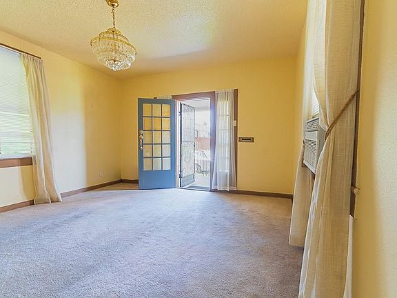 3rd image of 8819 Fig St