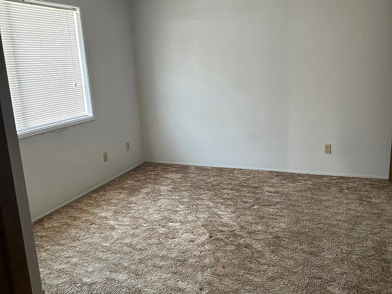 477 SE Chadwick St #1 — Photo 12