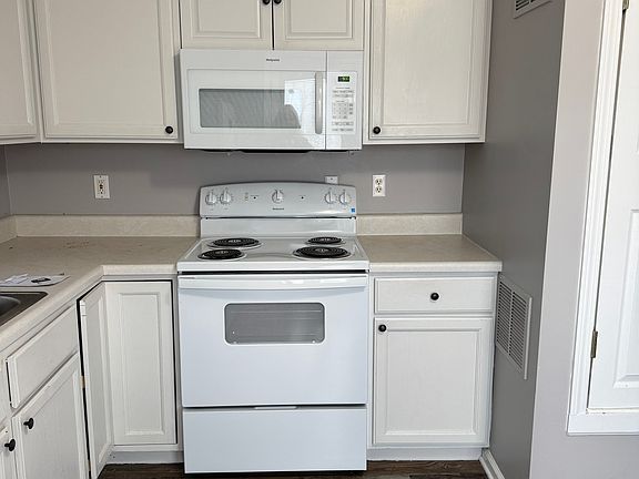 2nd image of 3200 Quiet Way