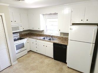 4th image of 1217 Parkview Ter #1217