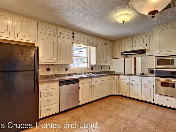 5th image of 1530 Mariposa Dr