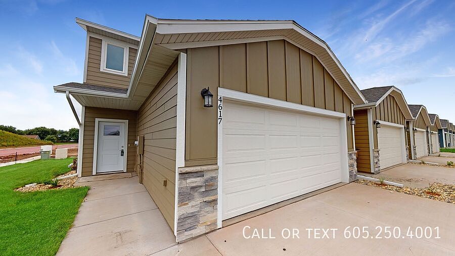 1st image of 4617 E Leubecher Pl