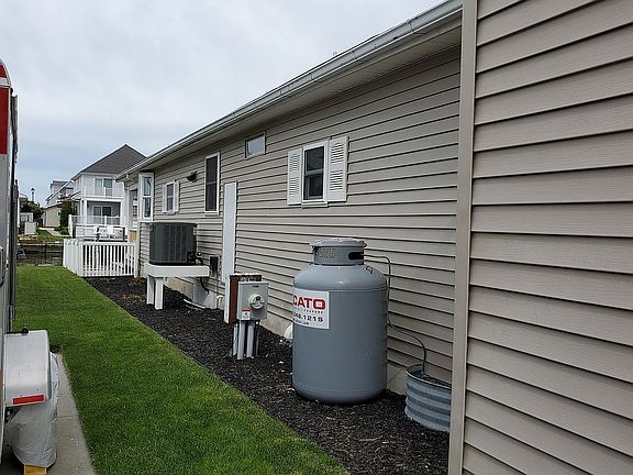 5th image of 38848 Tyler Ave