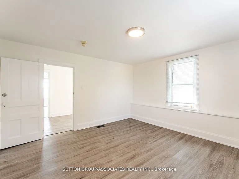 1610 Dundas St W #2 — Photo 15
