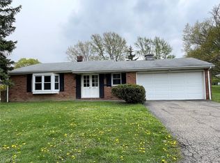 5704 Wilson Mills Rd, Highland Heights, OH 44143