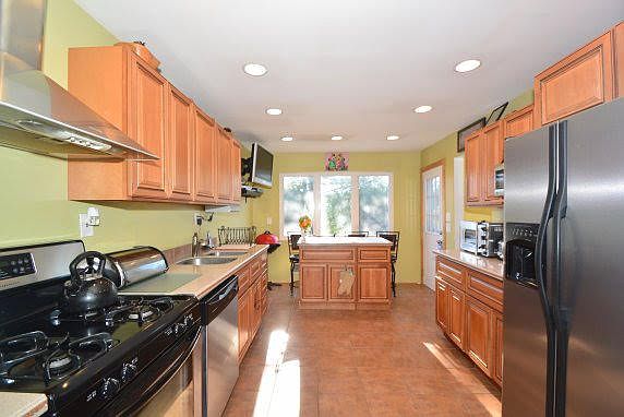 2nd image of 952 Woodoak Drive