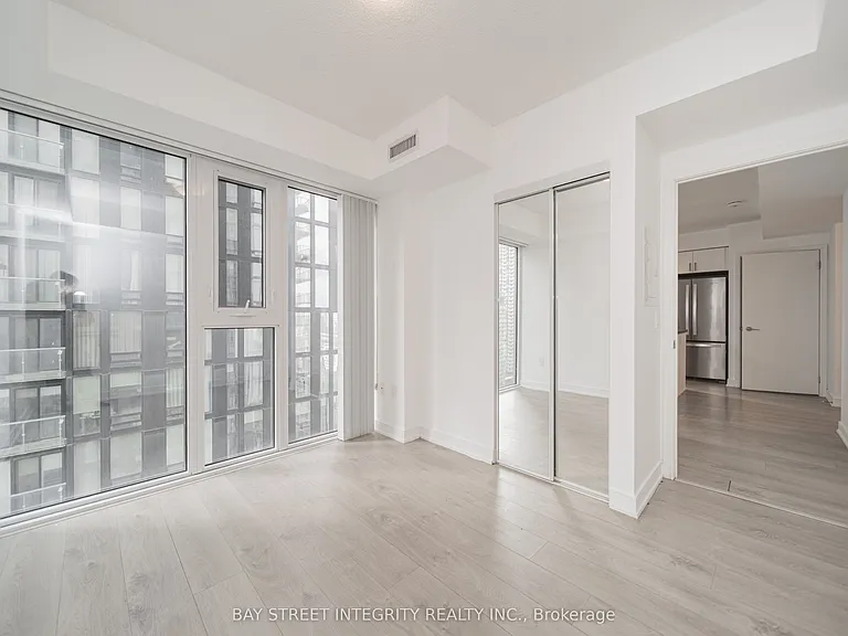 50 Wellesley St E #2801 — Photo 6