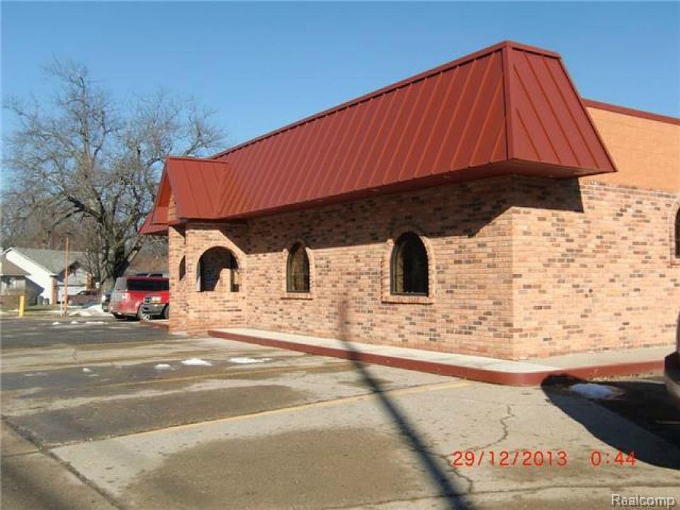 1st image of 25678 E Huron River Dr