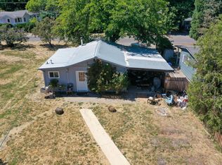 309 S 1st St, Talent, OR 97540