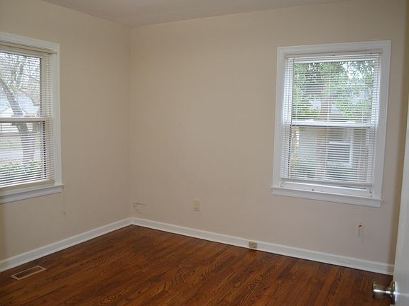 4th image of 4054 Taliluna Ave