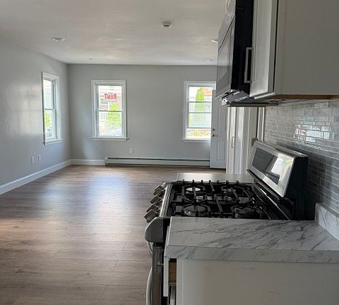5th image of 11-13 Brown St #1