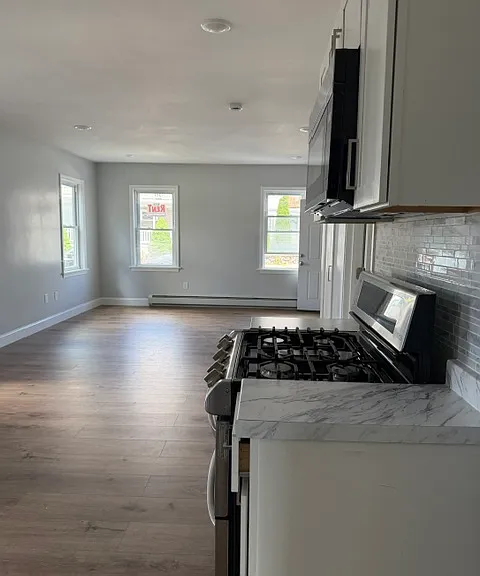 11-13 Brown St #1 — Photo 5