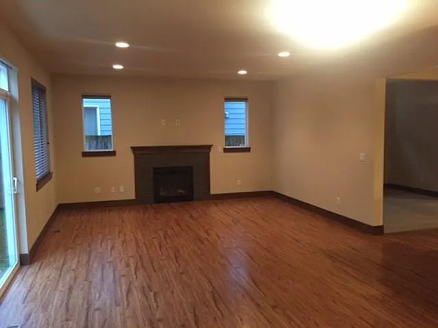 329 203rd Pl SE — Photo 4