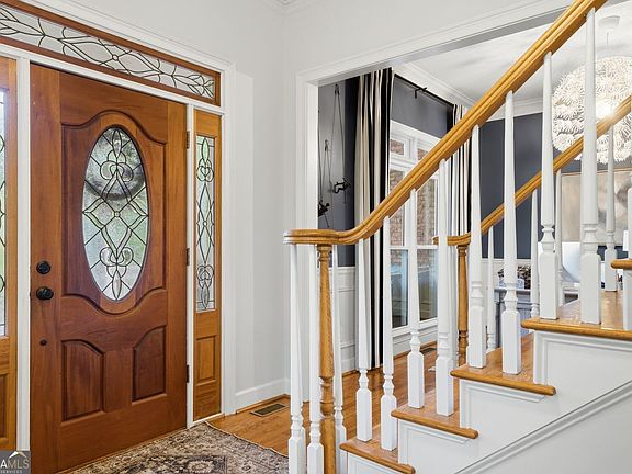 5th image of 2936 Summitop Rd NE