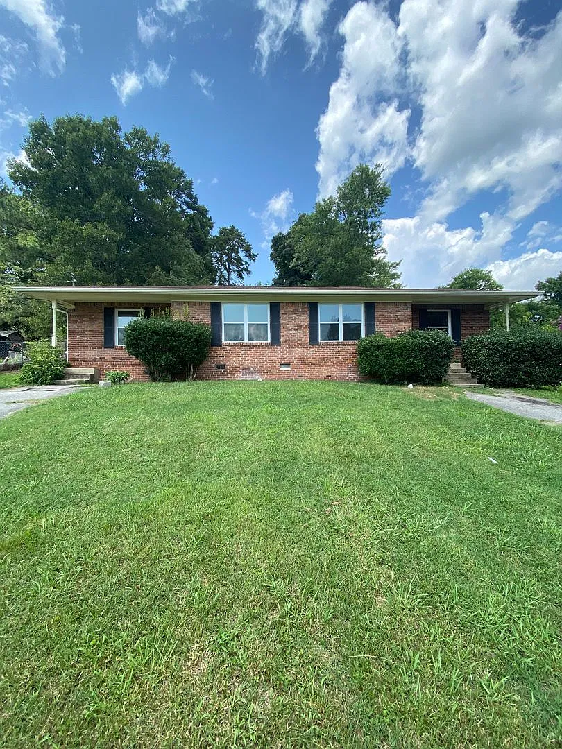 2 bed, 1.0 bath, 1100 sqft, $1,150 — Photo 1