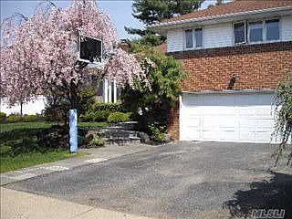 5th image of 8 Parkway Dr