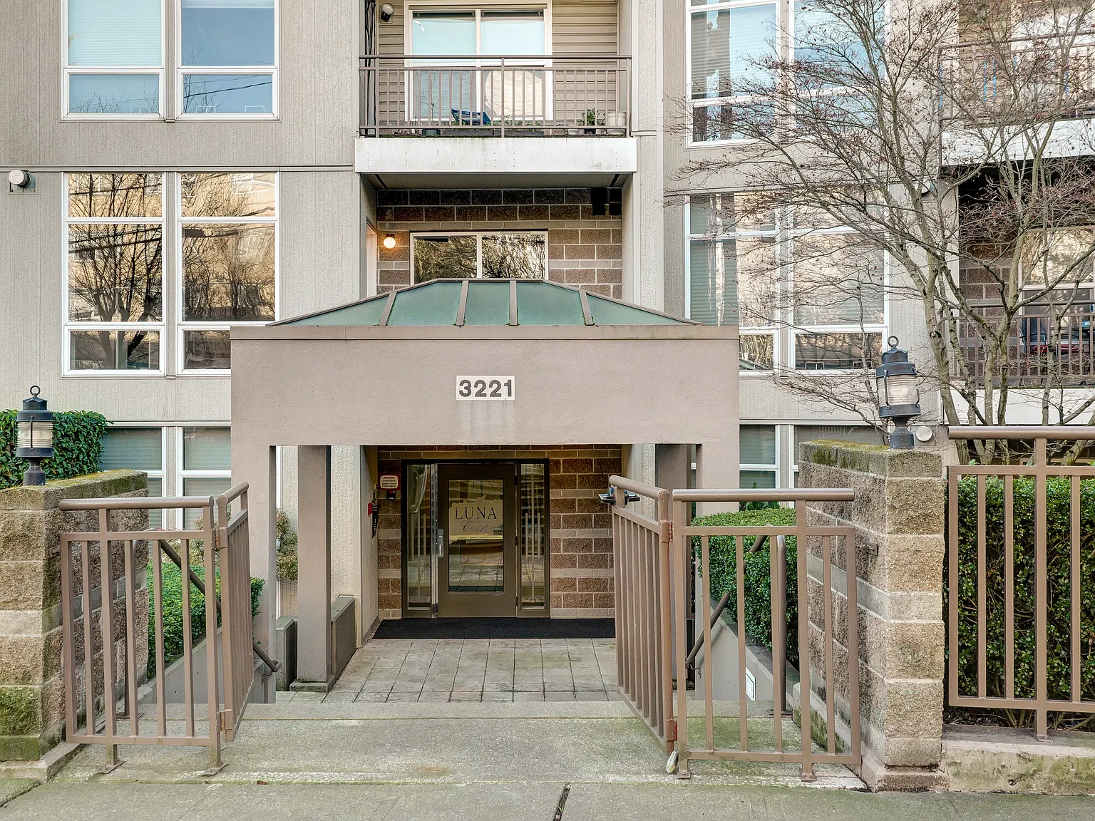 2 bed, 1040 sqft, $2,300 — Photo 3