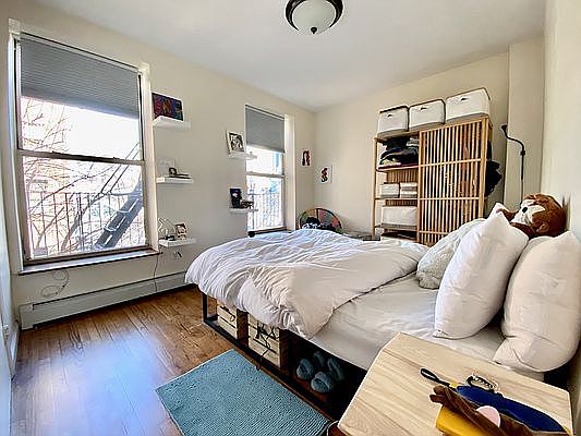 5th image of 305 W 123rd St APT 2