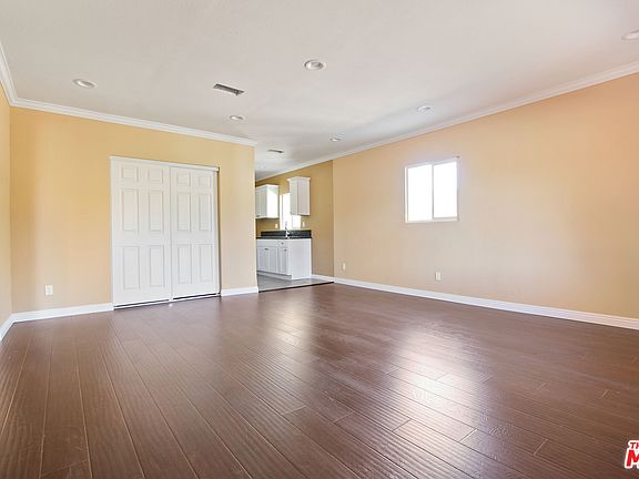 5th image of 7424 San Francisco St
