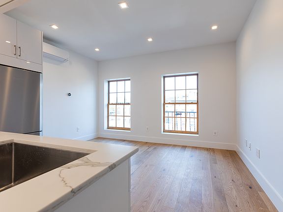 4th image of 92 Atlantic Ave #11