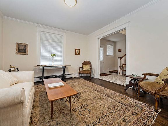 5th image of 209 W Main St