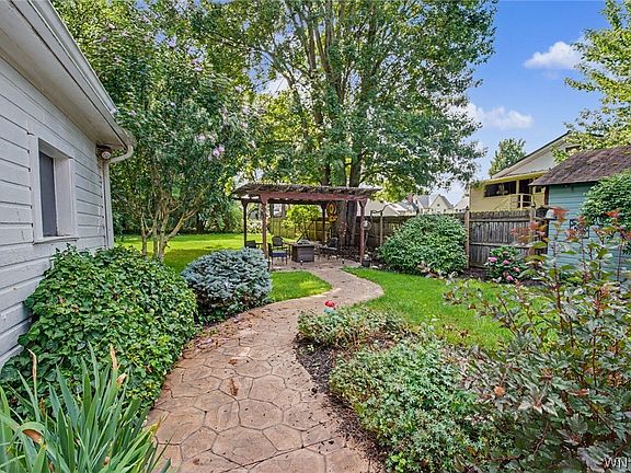 5th image of 29 Beverly Pl
