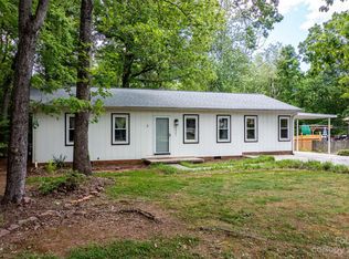 5407 Glenview Dr, Hickory, NC 28602