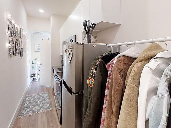 4th image of 300 Market St APT 204