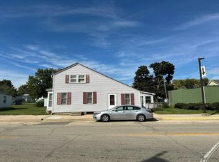 104 S 1st Ave, Forreston, IL