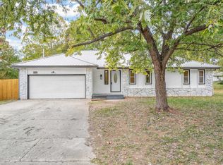 1651 W Lindberg St, Springfield, MO 65807
