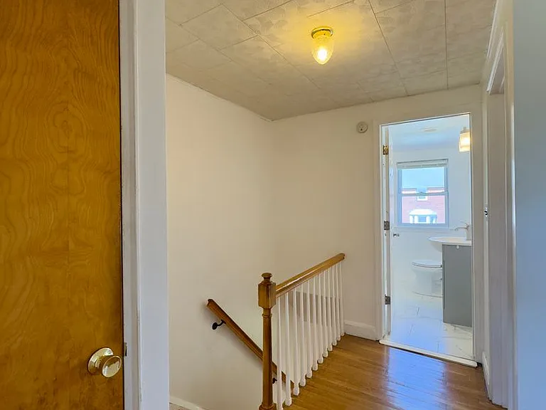 5781 Edgepark Rd — Photo 7