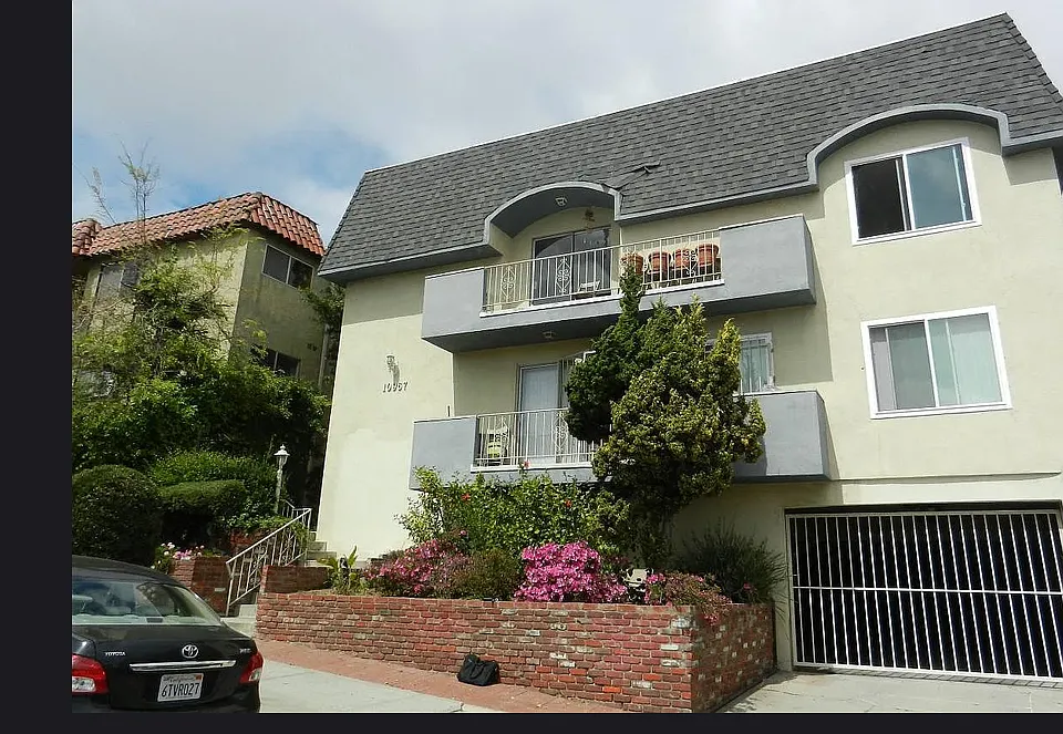 10967 Palms Blvd #6