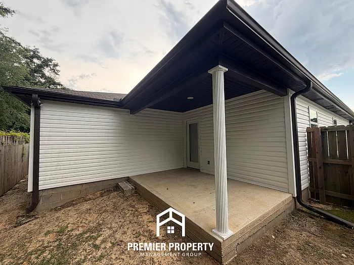 208 Bradford Cir — Photo 19