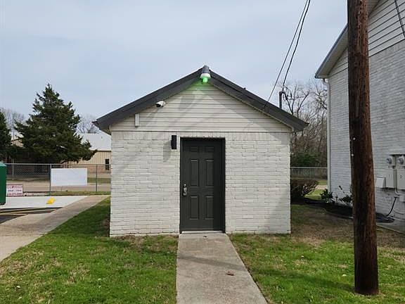 3rd image of 100 Lamar St APT 12