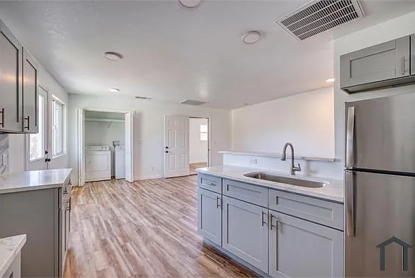 4 bed, $3,400 — Photo 3