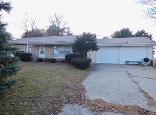 1509 N 2000 East Rd, Watseka, IL 60970