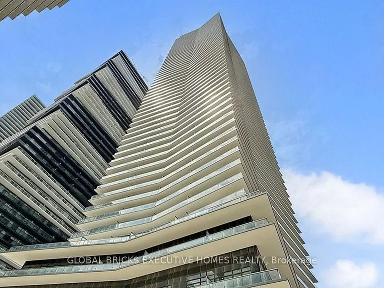 38 Annie Craig Dr #Penthouse 207 — Photo 1