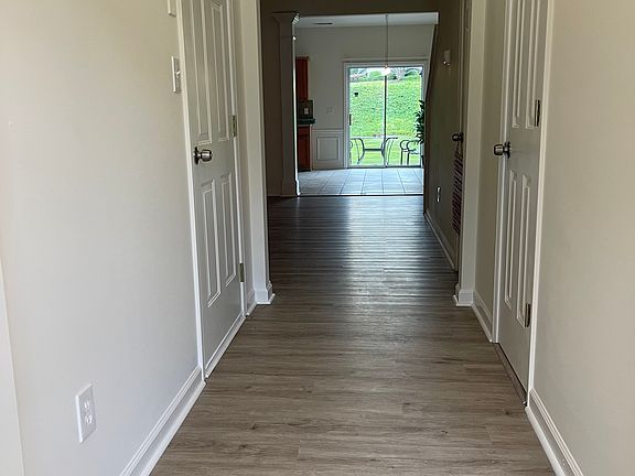 2nd image of 1919 Dilcrest Dr #1919