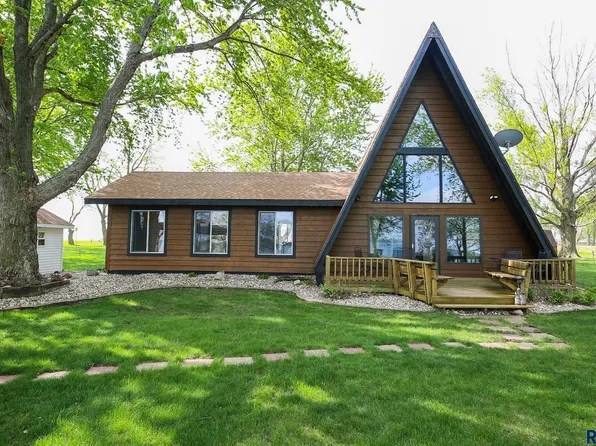 1120 County Highway 14 Hwy, Hendricks, MN 56136