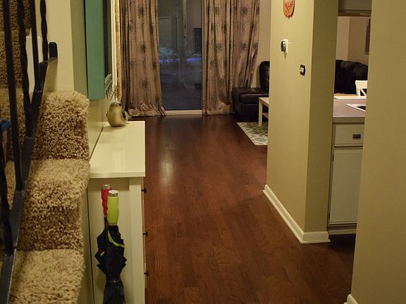 3rd image of 127 Golfview Dr