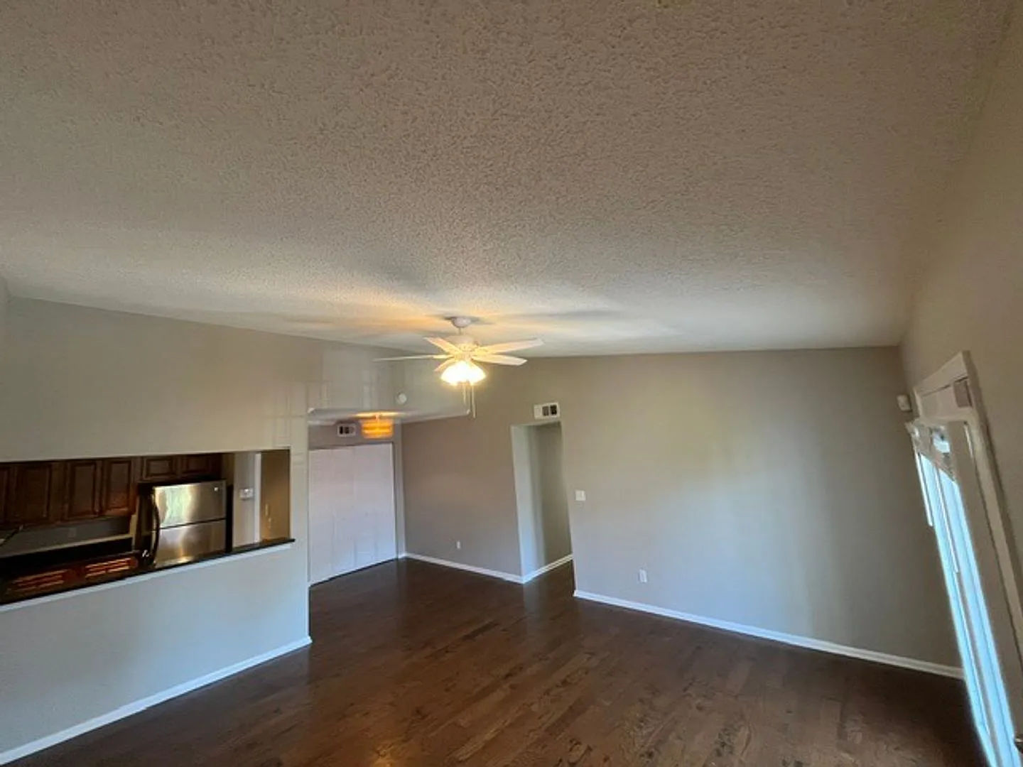 2 Bedroom 2 Bathroom University Downs Condo — Photo 3