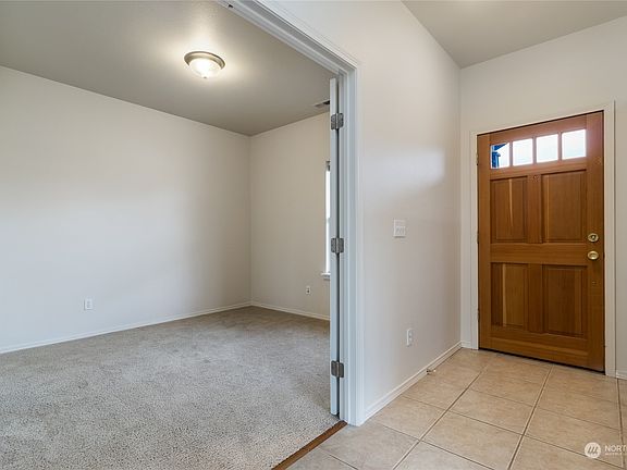 4th image of 1144 SE Scenic View Drive