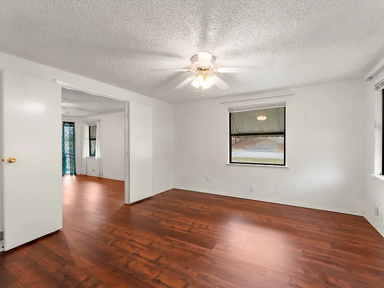 602 Legendary Ln — Photo 18