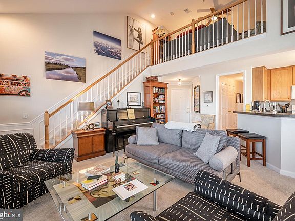 2nd image of 305 S Payne St #17