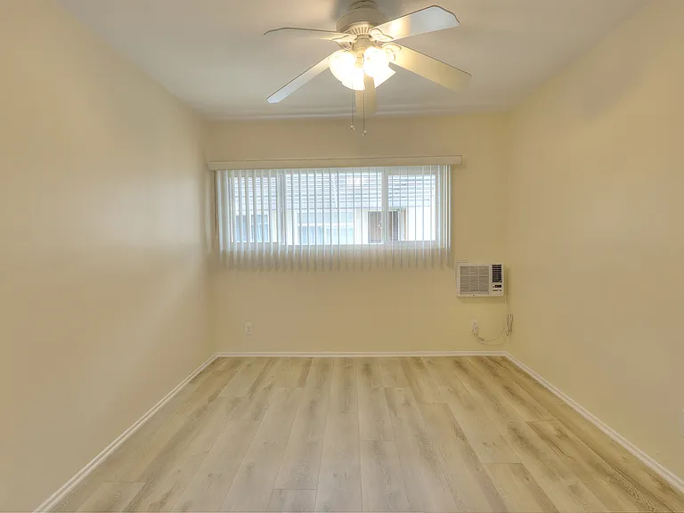 4808 Riverton Ave #6 — Photo 19