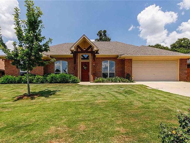 1st image of 2517 Oasis Dr